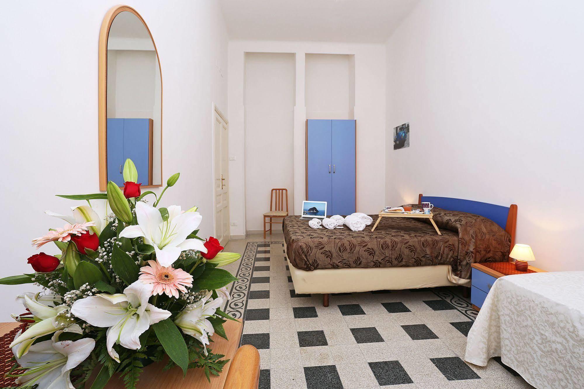 Bells Of Rome Hotel ภายนอก รูปภาพ