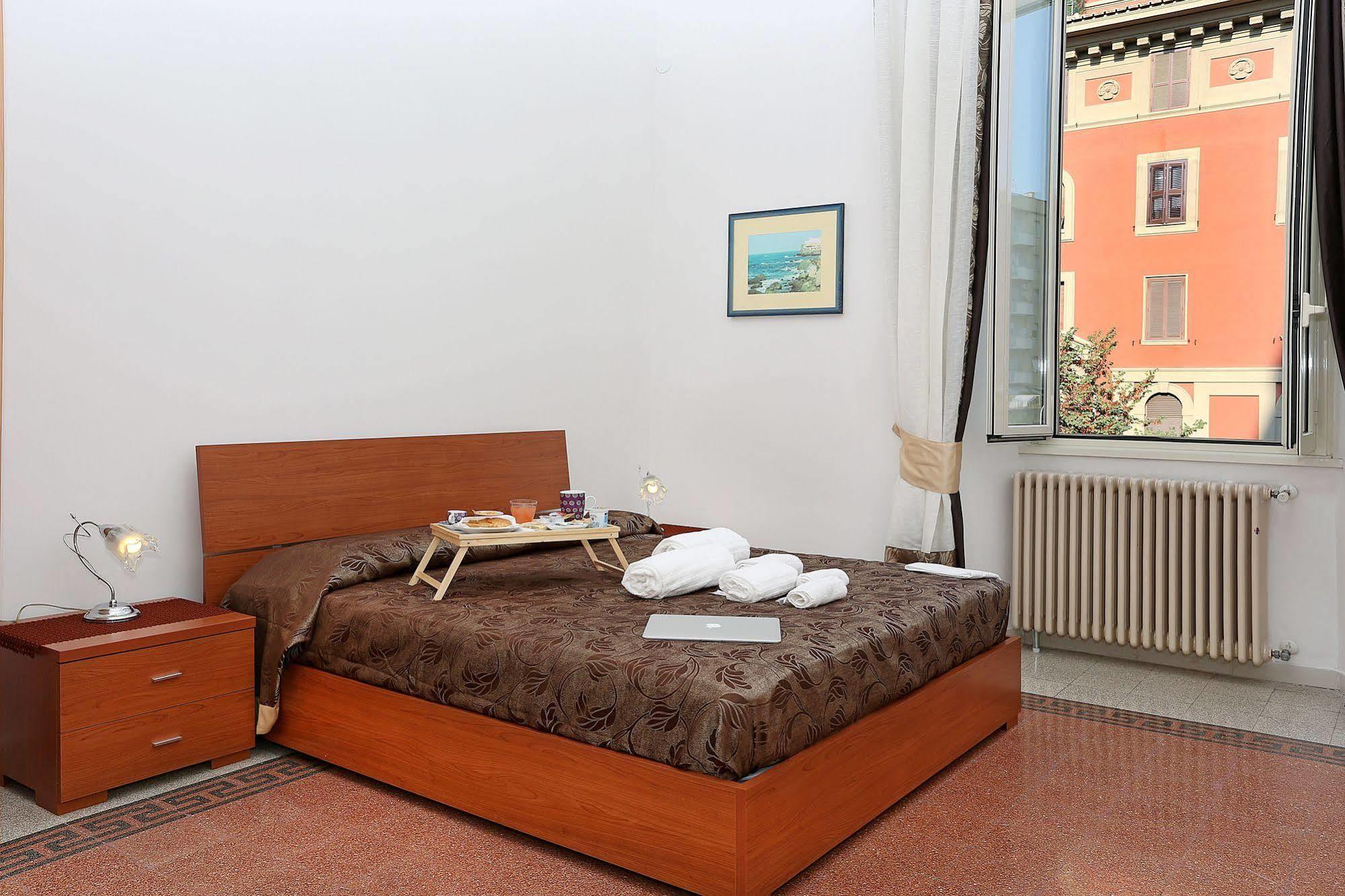Bells Of Rome Hotel ภายนอก รูปภาพ