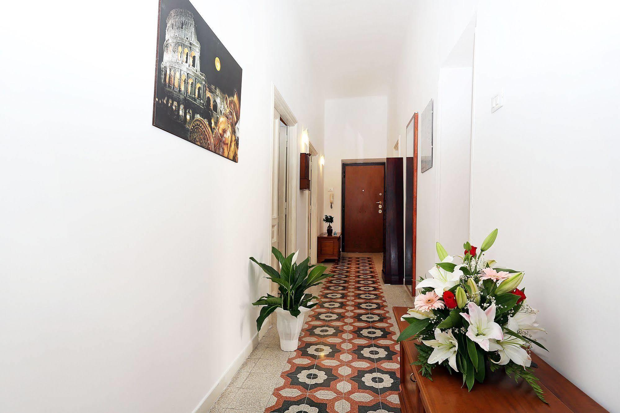 Bells Of Rome Hotel ภายนอก รูปภาพ