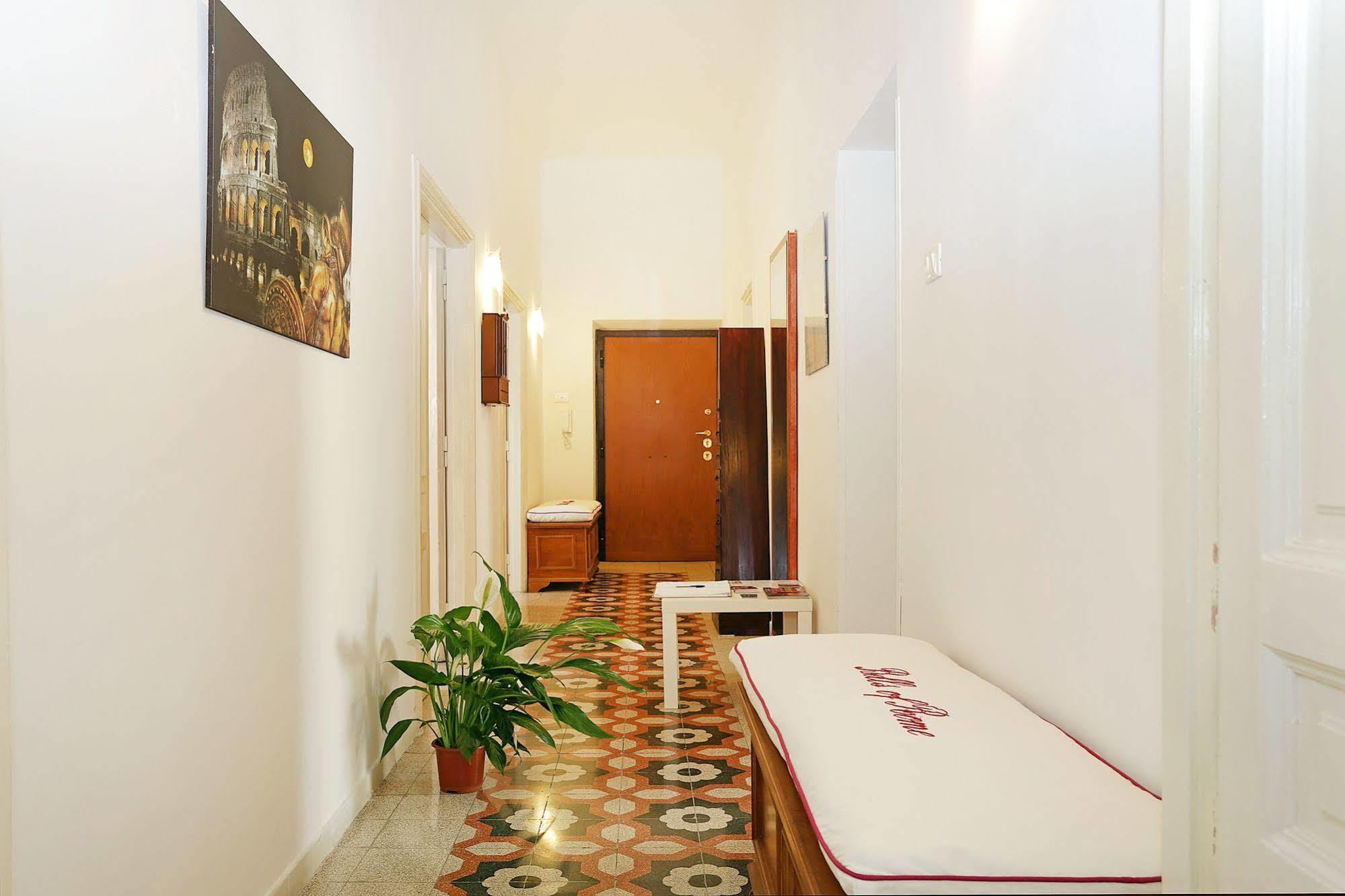 Bells Of Rome Hotel ภายนอก รูปภาพ