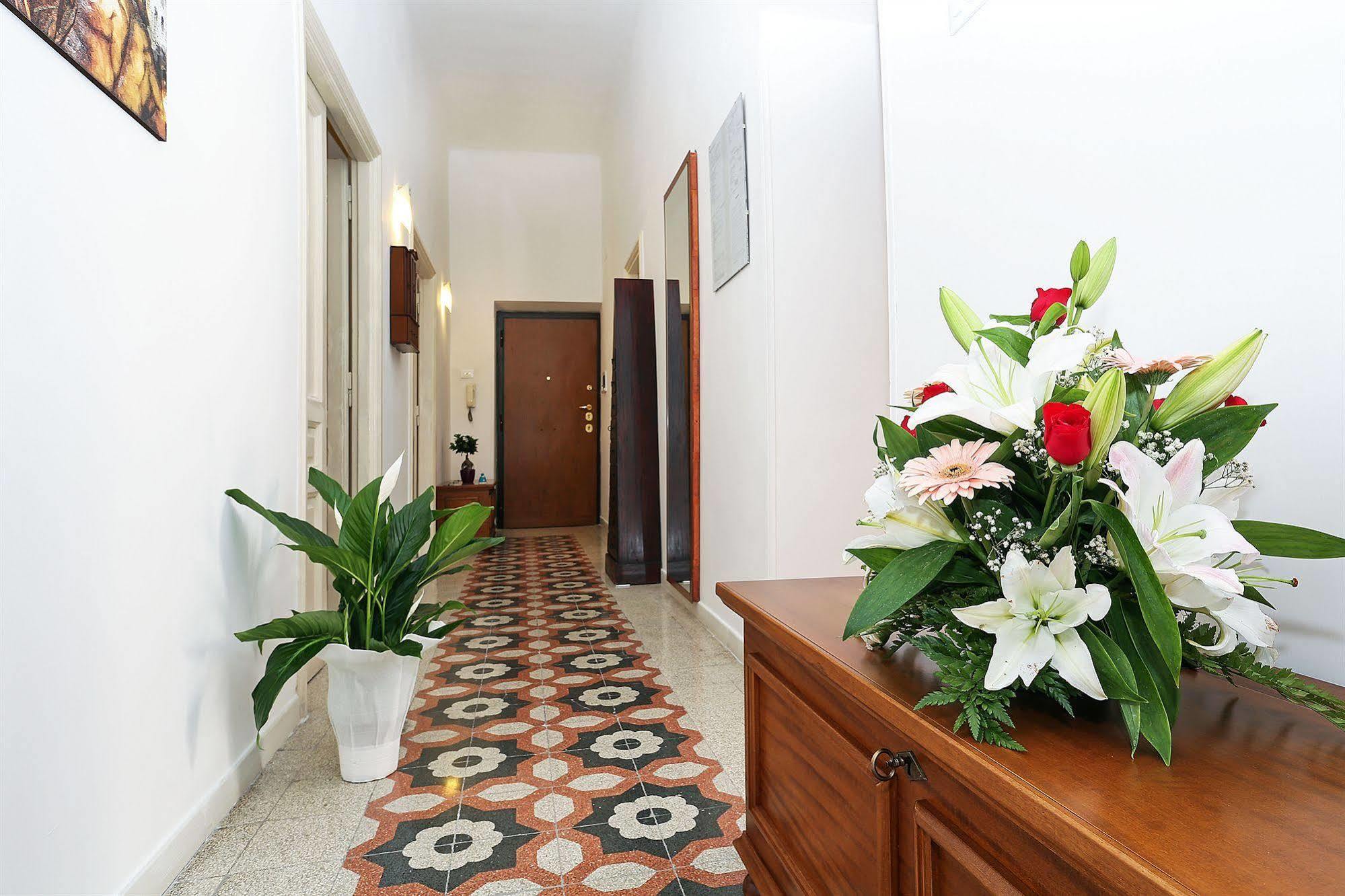 Bells Of Rome Hotel ภายนอก รูปภาพ